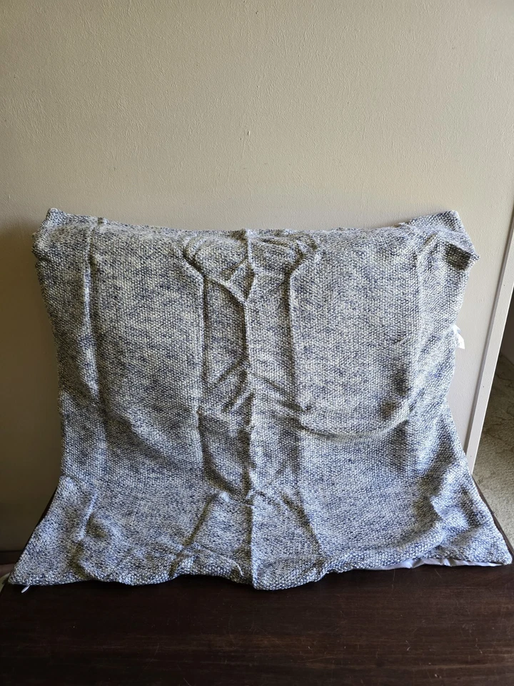 Nuevo en Paquete Juego De 2 Fundas Euro Candice Olson Gravity Tejidas Azul/Blanco/Plateado Foto 2 de 4