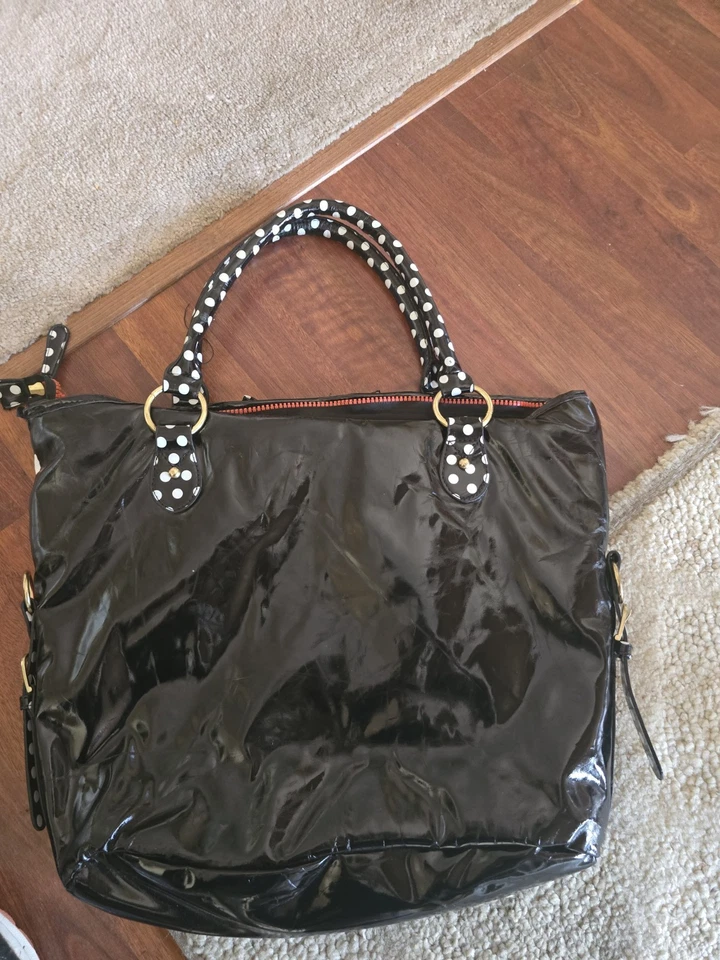 Bolso de Hombro Hobo Estampado Gótico Y2K Puño de Hierro Calavera Rosa Multicolor Y2K Foto 2 de 4