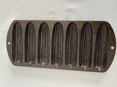 Cast Iron Ear Corn Bread Muffin Stick Pan Mold Made in USA 1940-60s Model 27C2