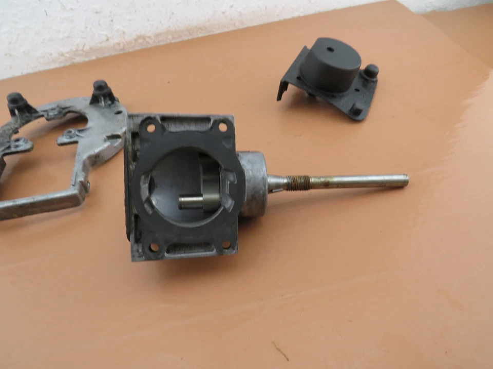 Eager Beaver 282 de McCulloch Recortadora de Cuerdas OEM Cárter 224003, 224024 Foto 3 de 4