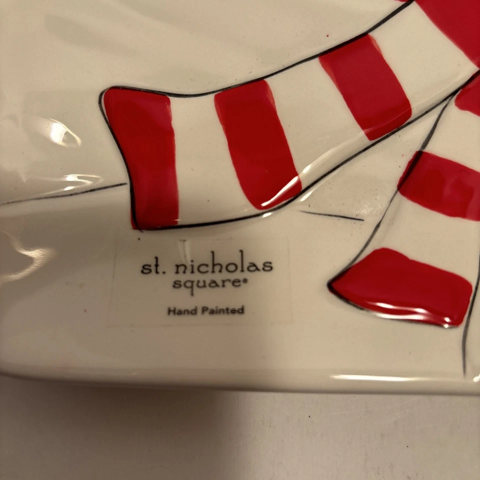 St Nicholas Square New Square Plate 9.5 Inch Red Embossed Snowman & Snowflakes - Image 3 of 4