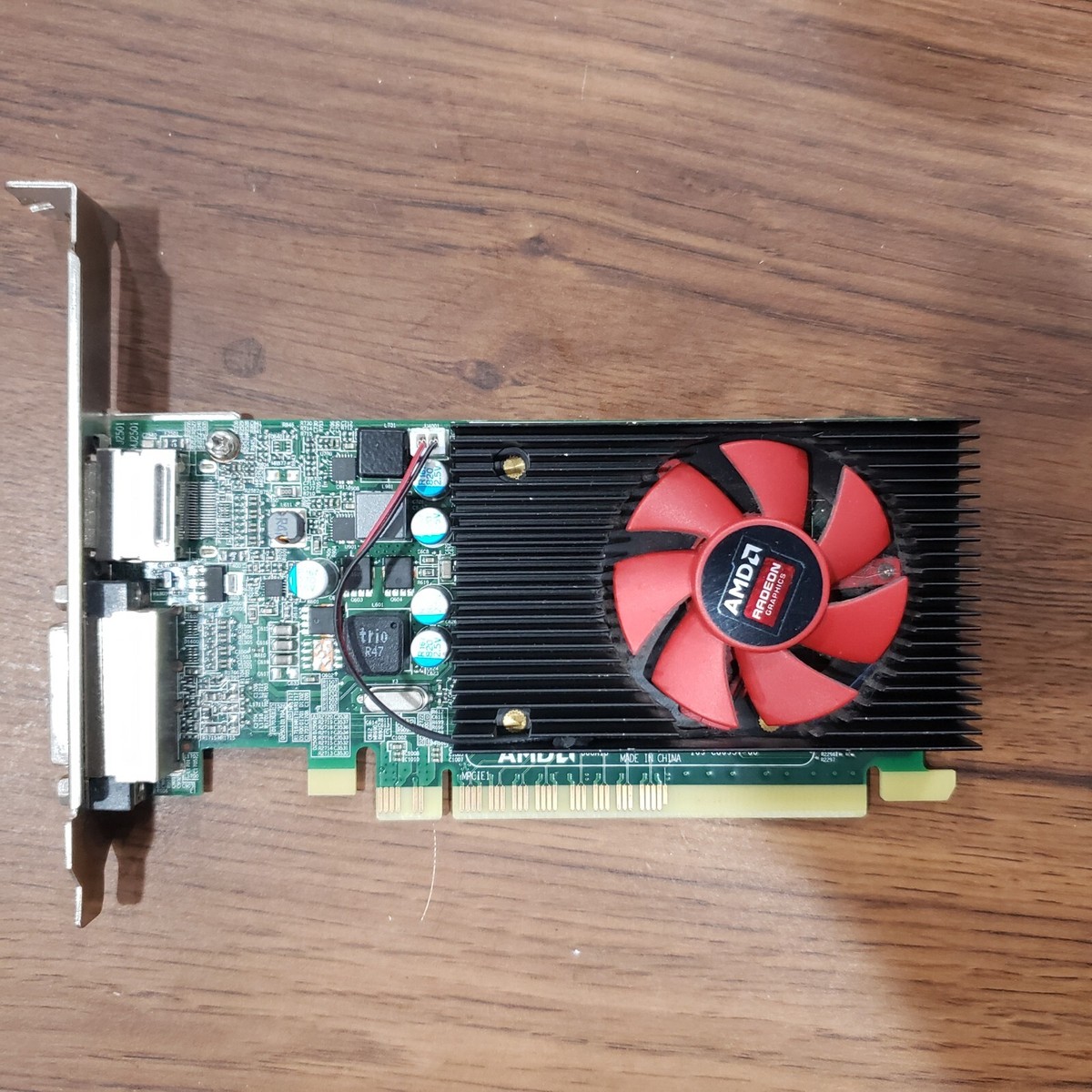 Graphics Card Radeon 520 Graphics 520 2gb Ddr5 Amd Radeon 520