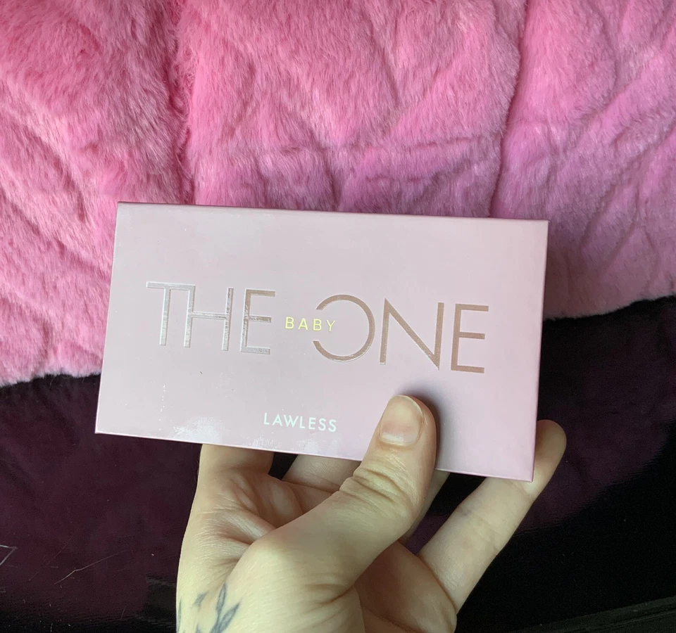 Lawless Eyeshadow Makeup Pallet - Image 4 of 4