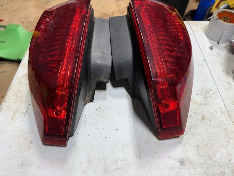 2008 Cadillac CTS OEM Tail Lights - Image 2 of 3
