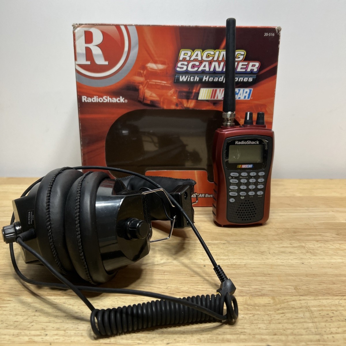 Radio Shack NASCAR PRO-84 Made by Uniden 200 Channel Racing