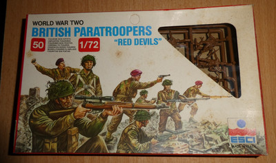 ESCI - AMT 1/72 WWII British Paratroopers RED box  MIB #208  complete