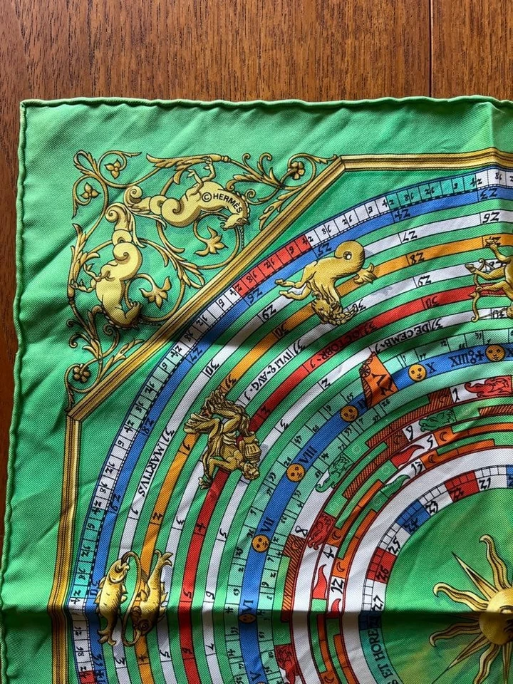 Bufanda de seda verde Hermes Carre 45 Dies et Hore Astrology con etiquetas excelente regalo Foto 2 de 4