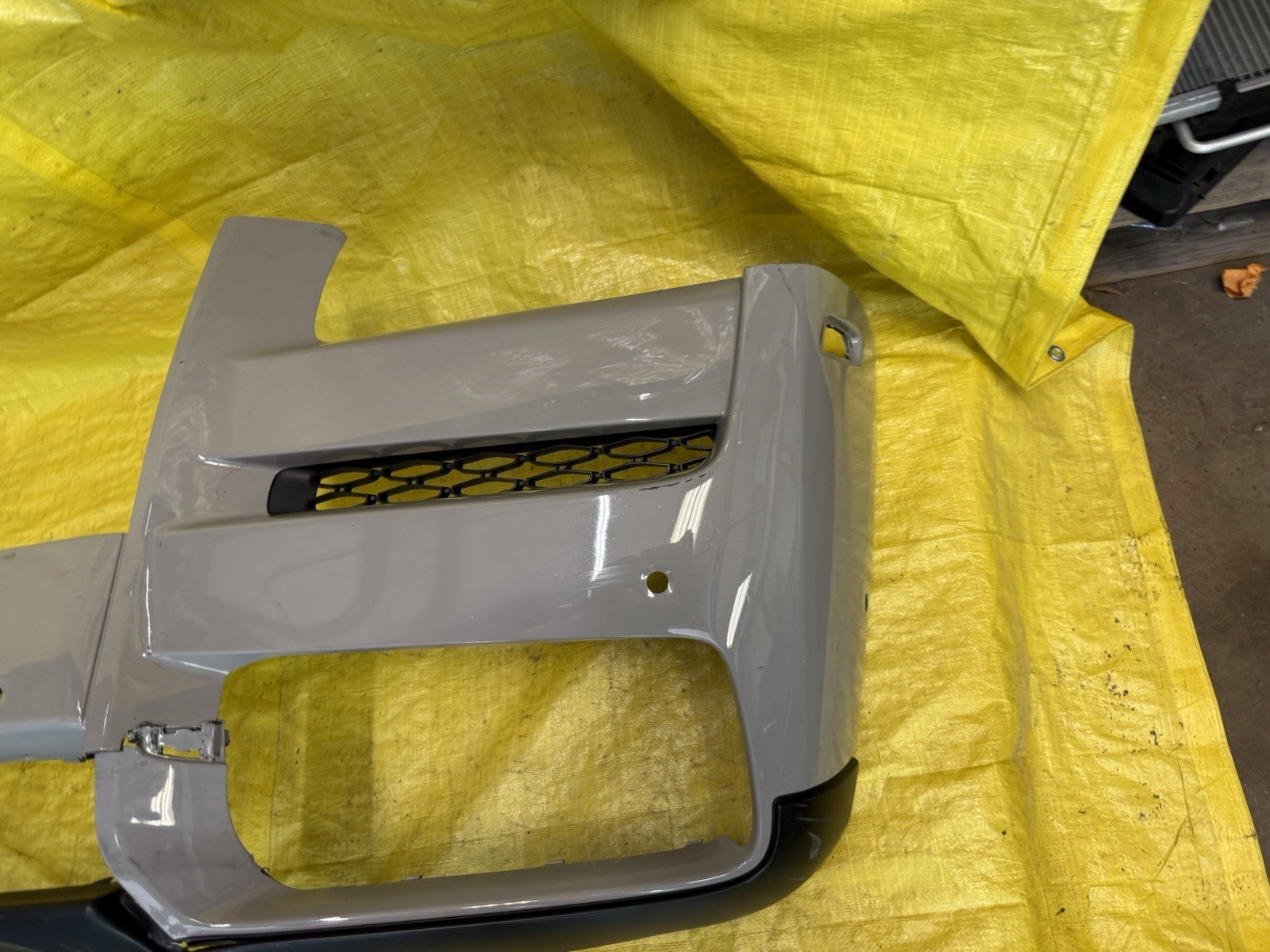 19-22 Rolls Royce RR31 Cullinan Front Bumper Cover 51117448893 OEM