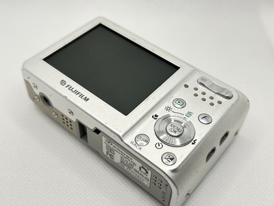 Near Mint] Fujifilm FinePix F30 Compact Digital Camera 6.3MP