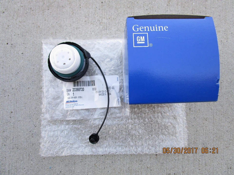 10 - 16 CADILLAC SRX 4D SUV FUEL GAS TANK FILLER CAP WITH TETHER OEM BRAND NEW - Image 2 of 3