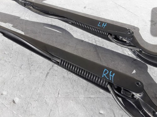 2019-2022 FREIGHTLINER SPRINTER 2500 RIGHT & LEFT SIDE WINDSHIELD WIPER ARM OEM - Picture 5 of 12