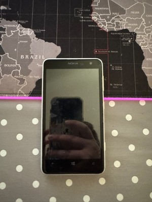 Weiß Smartphone Nokia Lumia 625 - Akzeptabler Gebrauchtzustand!