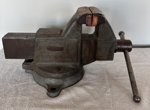 Columbian Bench Vise 4" Jaw Cleveland Ohio No 604-M2 USA Vintage Heavy Duty - Picture 8 of 16