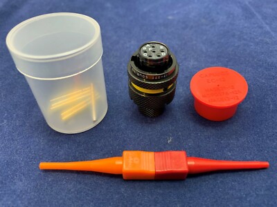 8STA6-1098SA Souriau 6 Kontakte Kabelhalterung Stecker Crimp, PC Endstück, Lötbecher IP67