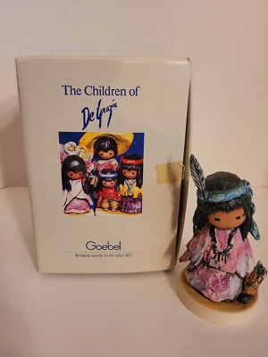 Goebel Children of De Grazia ''LOVE ME''  7318 Figurine 1984 Signed/Box