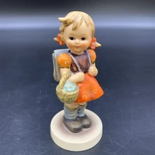 Goebel Hummel #81 2/0 "School Girl" Figurine – Nostalgic Charm