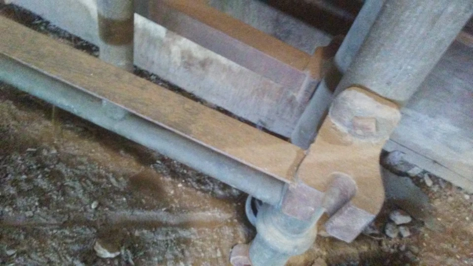 Cabecero y pie de cama de latón antiguo **Para restauración** Foto 4 de 4