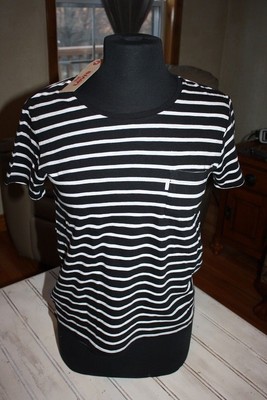 levi's perfect pocket tee