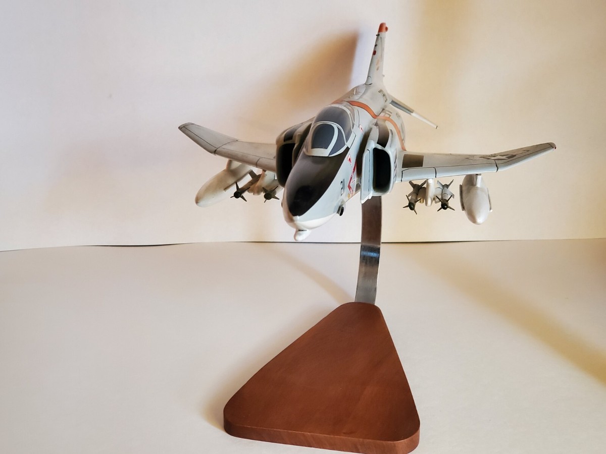 USN VF114 F-4J Ardvarks Executioners NH-211 157268 Vietnam