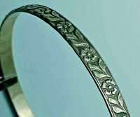 BEAUTIFUL POST MEDIEVAL ANCIENT SILVER BRACELET BANGLE ENGRAVED FLOWER DESIGN