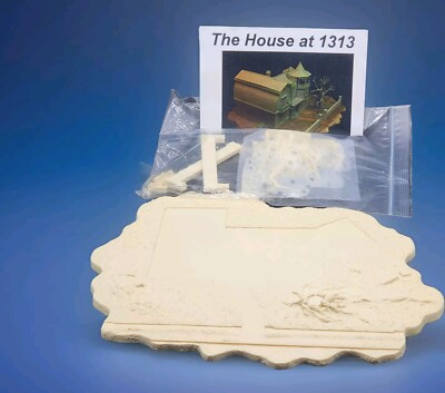 Red Planet The Munsters House 1313 Grundplatte Resin mit Zubehör Neu OVP 1:87
