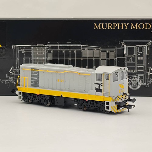 Murphy Models MM0121 1:76 Class 121 Diesel Locomotive B121 in CIE Grey livery - Picture 2 of 12