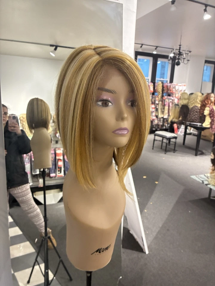 Sleek Wig Vivica A Fox - Image 2 of 4