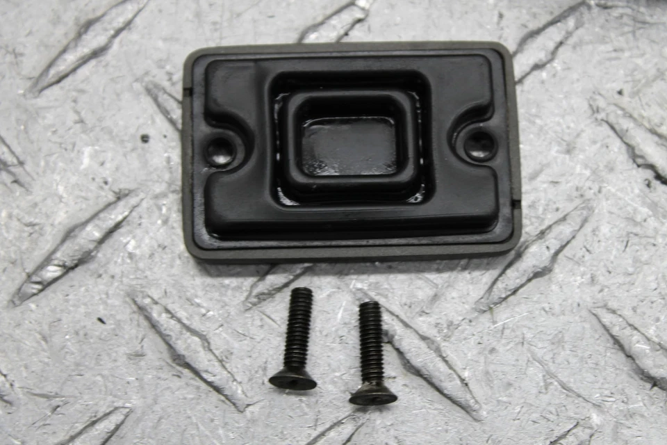 1999 SUZUKI SV650 REAR BACK BRAKE MASTER CYLINDER W RESERVOIR - Image 3 of 4