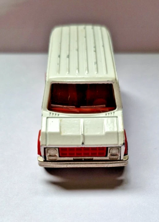 MAJORETTE 279/234 'FOURGON CANON VAN' 1:65 VINTAGE 1982 CARRO DE BRINQUEDO/VAN ITEM RARO - Imagem 3 de 4