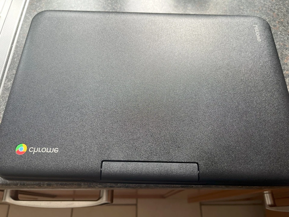 Lenovo Chromebook N22 Touchscreen Intel Celeron 11.6 inch 16GB SSD 2GB Laptop - Image 3 of 3