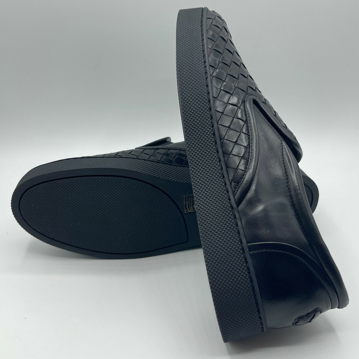 $680 Bottega Veneta Women Black Leather Sneaker 40.5 Run