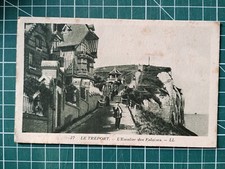 xf189 CPA circa 1920 le Tréport - l'escalier des falaises - animée
