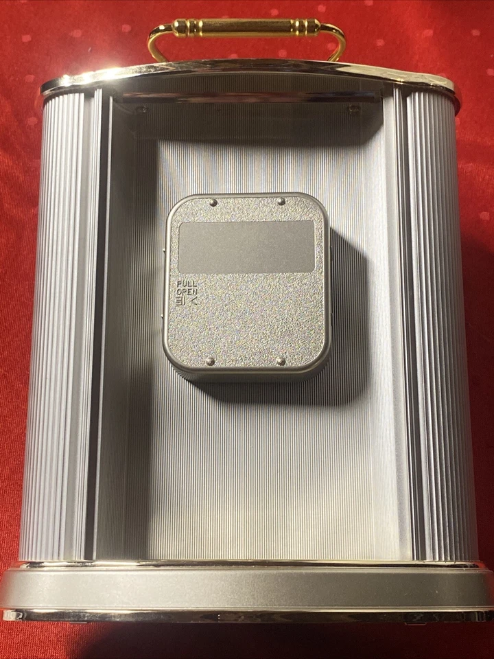 Seiko Quartz Mantel Clock - Silvertone and Goldtone - Image 3 of 3