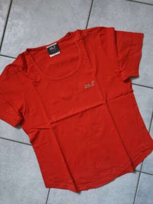 Jack Wolskin t shirt mint condition size S