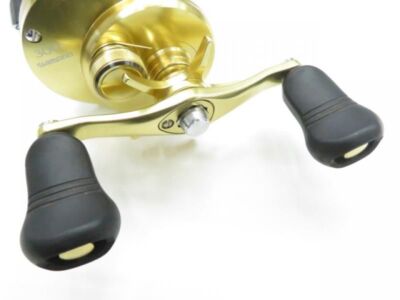 Shimano 18 CALCUTTA CONQUEST 300 Right Handle Bait Casting Reel