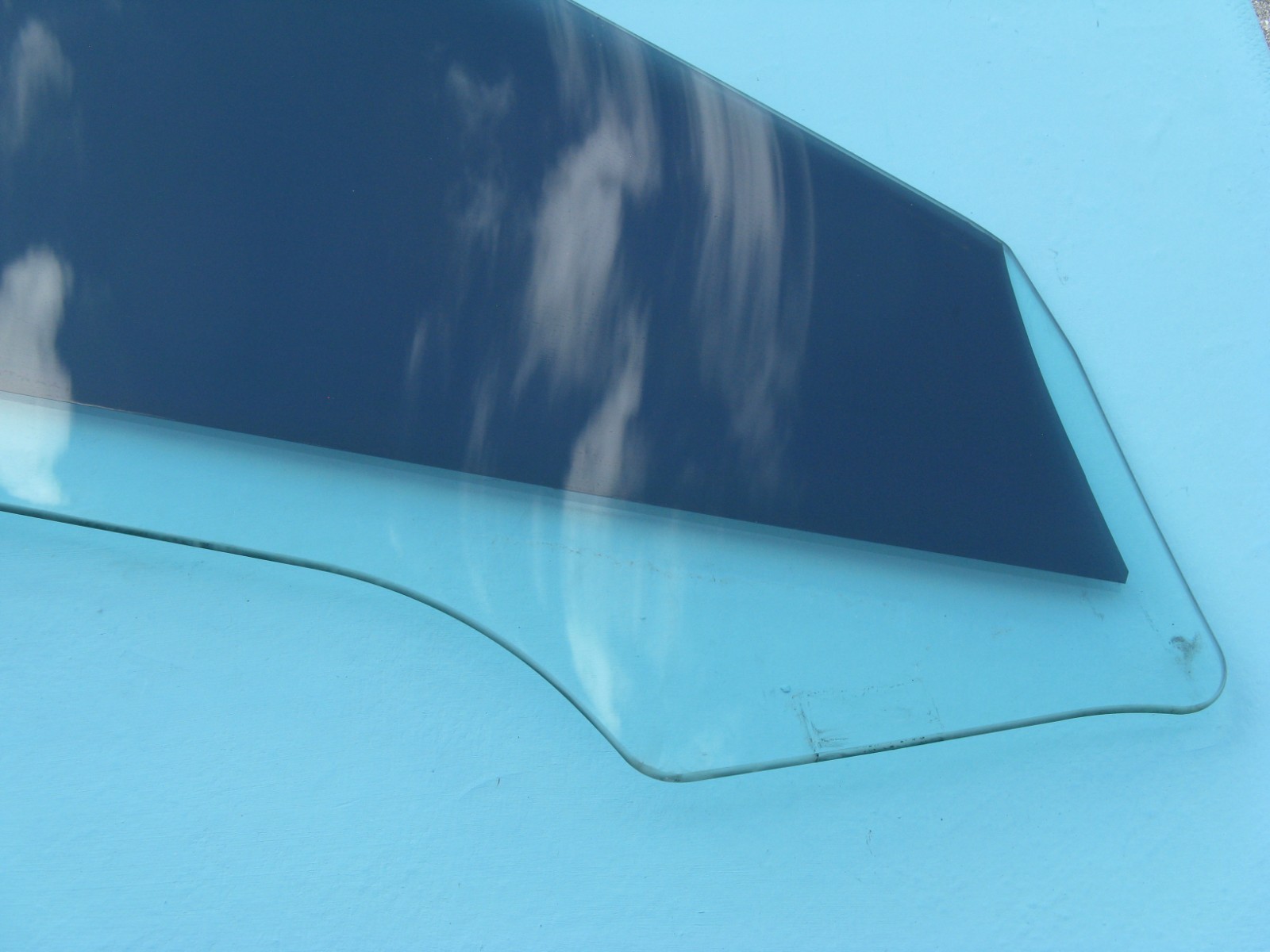 Maserati GranTurismo 2010-2019 Front Left Door glass
