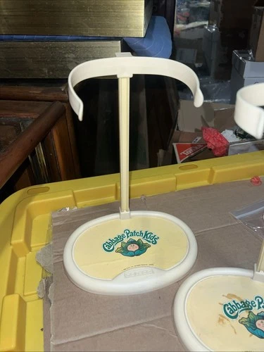 Vintage 1986 Coleco Cabbage Patch Doll Plastic Display Stand