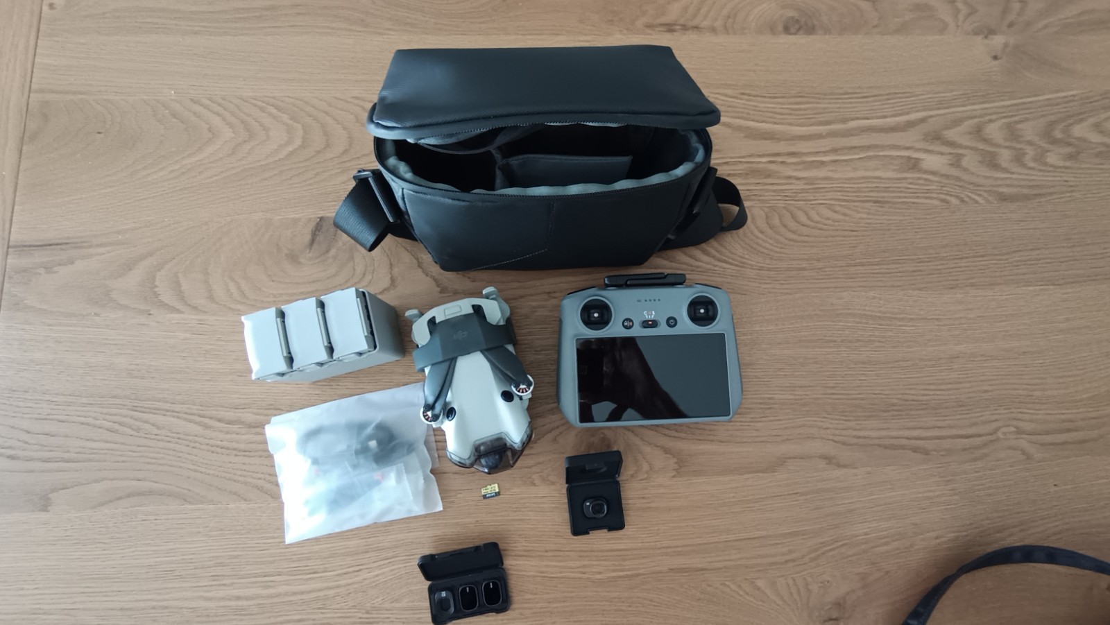 Drone DJI Mini 4 Pro Fly More Combo