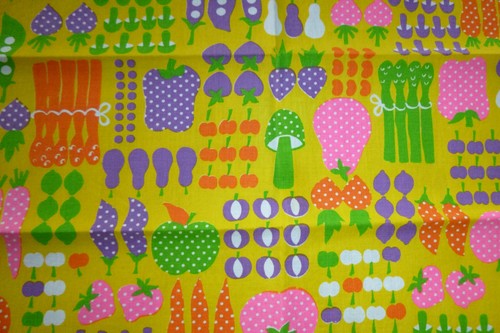 Pr Vtg 60s 70s Fabric Cotton Blend Napkins MOD Fruits Veggies Mushrooms 16.5" 