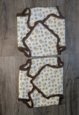 2 Vintage Hot Rolls Biscuits Bread Basket Liner Hand Knitted Border Brown/Yellow