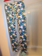 NWOT women's active wear leggings UNBRANDED Size L/XL camouflage colors