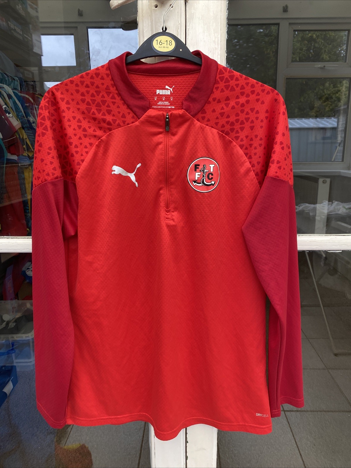 Fleetwood Town Puma Football Jumper Medium 