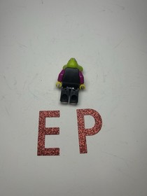 LEGO Alien Conquest Alien Pilot Minifigure  With Yellow HAND