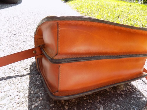 Vtg OOAK handmade leather shoulder Tote Flap bag 3 Section Zip pocket Camel 12x8 - Picture 15 of 21