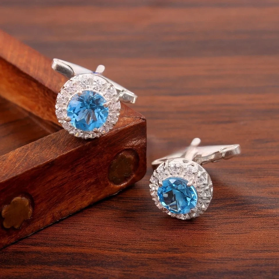 Gemelos de topacio azul creados en laboratorio de corte redondo de 2,50 quilates para hombre enchapados en oro blanco de 14 quilates Foto 4 de 4