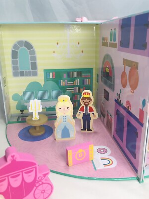 Schwartz 13 piece Princess Castle Playset Castle Wood Carriage 2019 