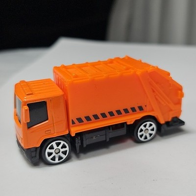 Maisto City Garbage Trash Truck Public Works Orange 1:64 Recycling Work Vehicle 