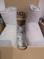 UGG classic mini platform boots