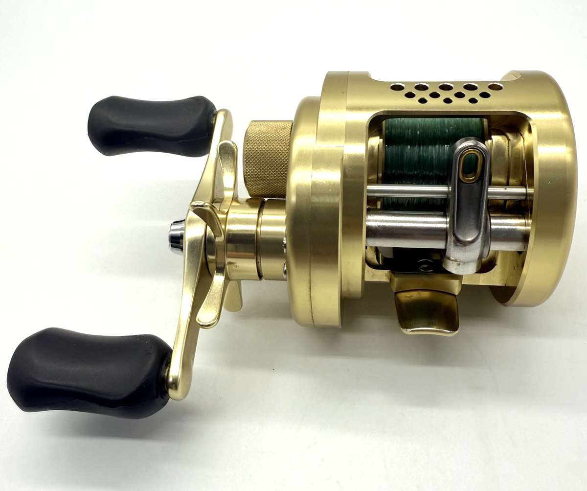 Shimano CALCUTTA CONQUEST 100 Right Bait Casting Reel with Box
