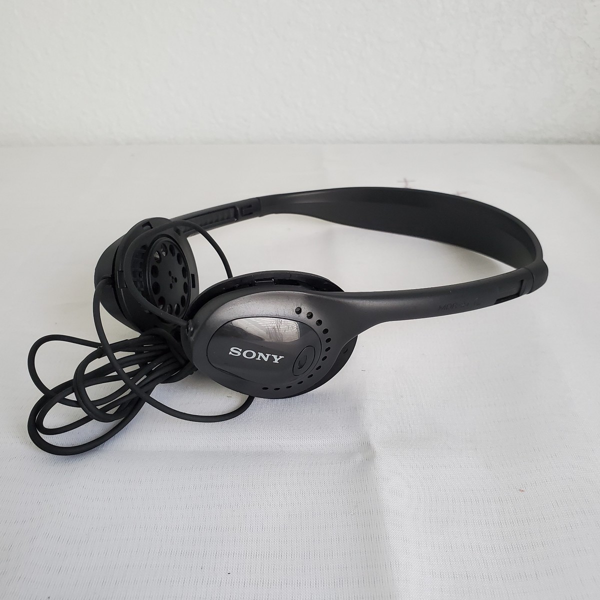 VTG Sony MDR-24 Wired Walkman Stereo Headphones Black (No Foams